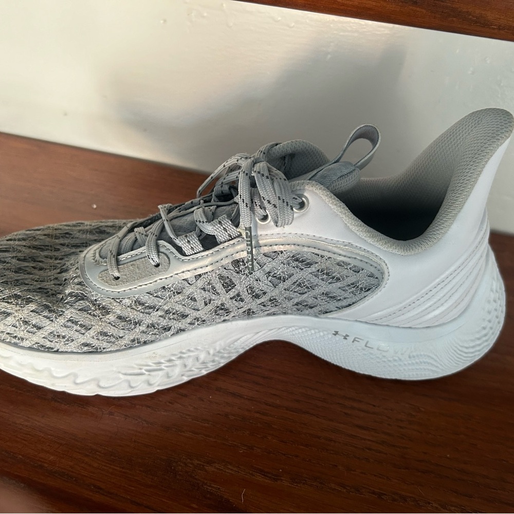 UNDER ARMOUR CURRY FLOW 9 TEAM 'WHITE MOD GREY'